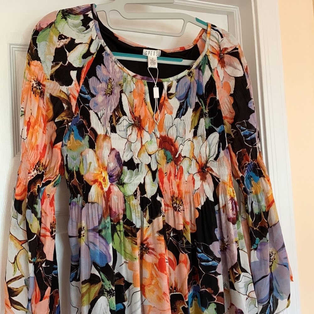 Flowy bell sleeve babydoll dress